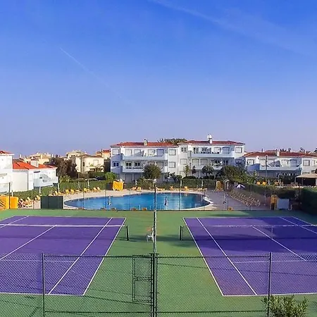 Villa Oasis Parque, Alvor. *